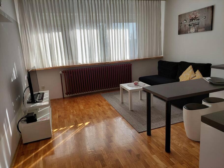 Apartment Check In Zagreb Maksimir-Free Parking ภายนอก รูปภาพ